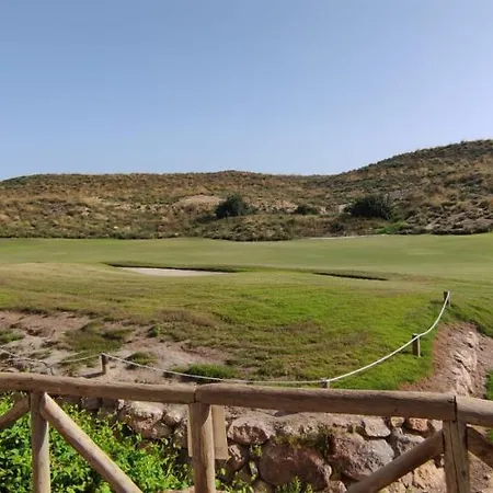 Luminoso Y Tranquilo Con Jardin En Campo De Golf Valle Del *